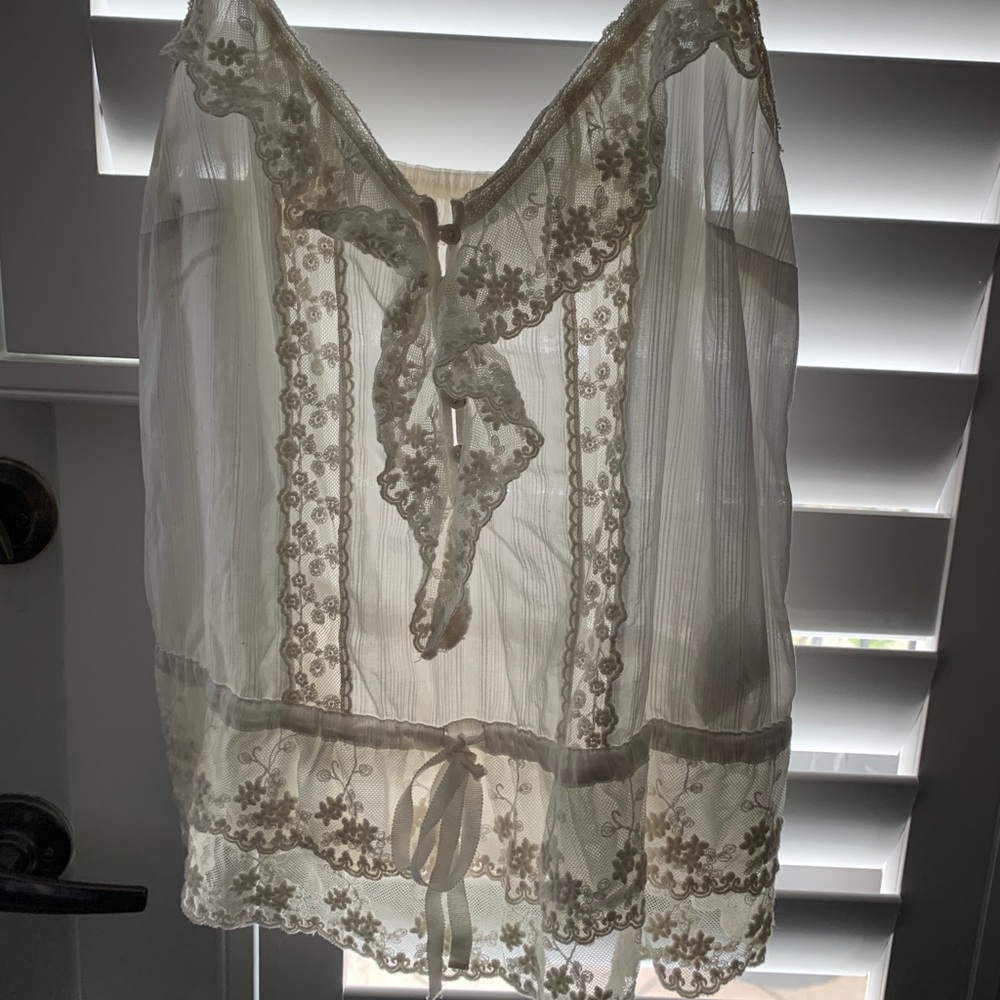 Abercrombie & Fitch white lace tank